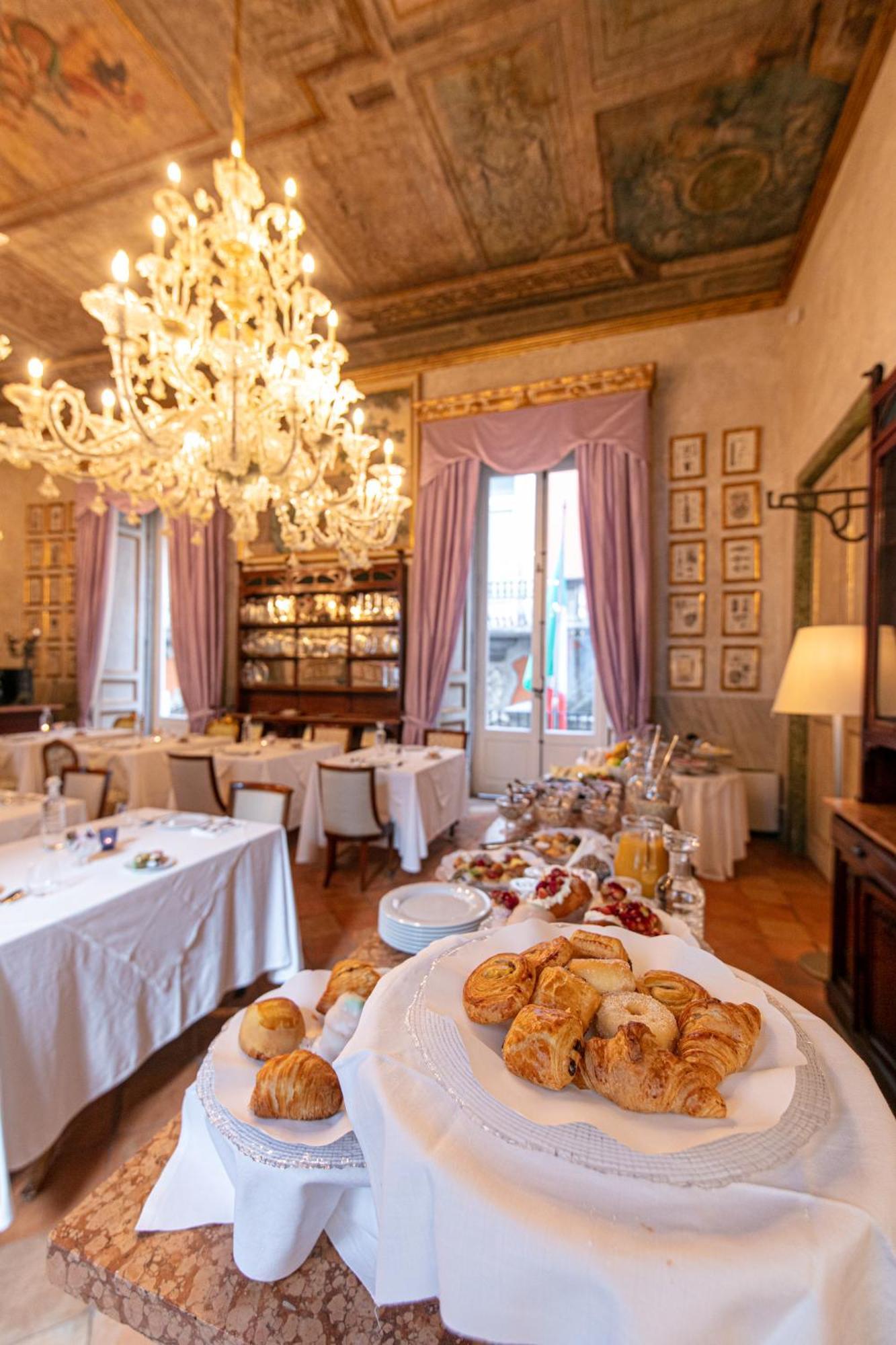 Hotel Palazzo Doria Napoli Esterno foto